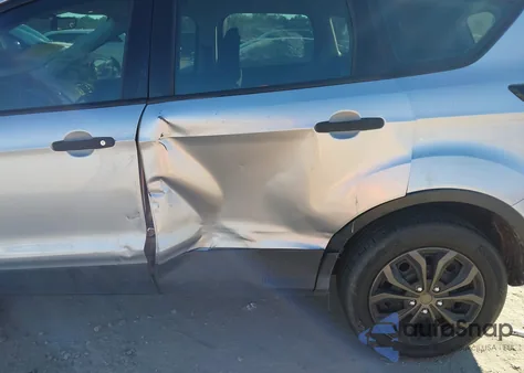 2018 Ford Escape S z USA, uszkodzony, nr VIN 1FMCU0F78JUB95695